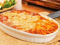 Запеканка с пилешко филе, ориз, черен боб от консерва и сирене чедър на фурна - снимка на рецептата Запеканка с пилешко филе, ориз, черен боб от консерва и сирене чедър на фурна - снимка на рецептата
